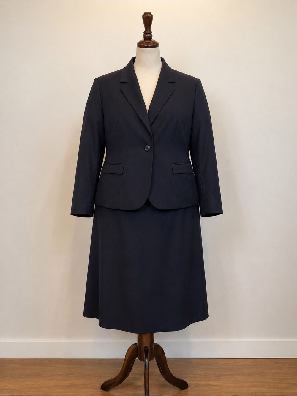 Vintage 100% Virgin Wool Black Pendleton  Skirt Suit USA 18W Career